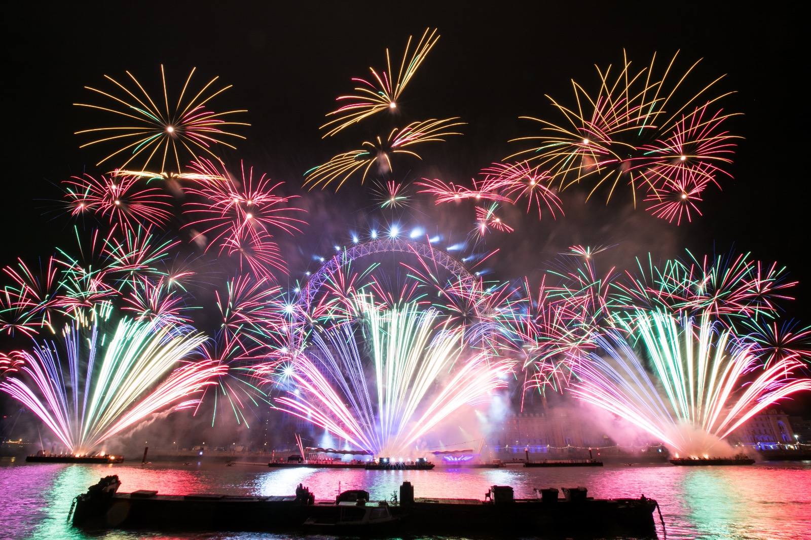 London New Year’s Eve Fireworks 2019 London City Hall