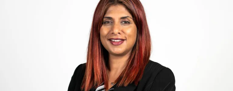 Latest front face with long hair in plain background