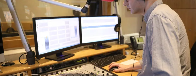 Voice recording booth