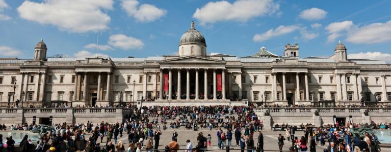 Trafalgar Square tourists 