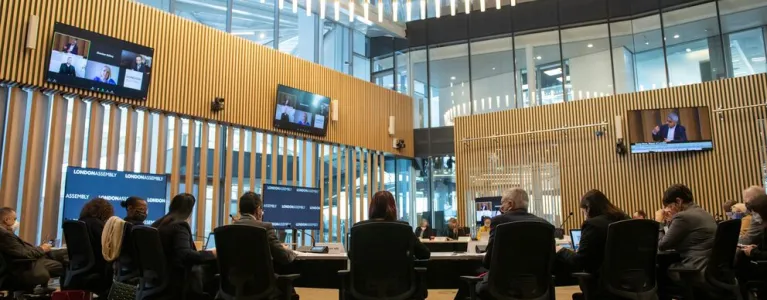 Assembly members in the chamber
