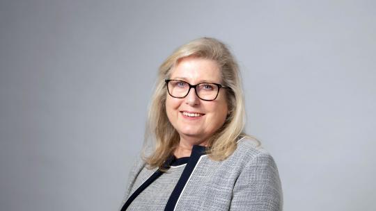 Headshot for Susan Hall