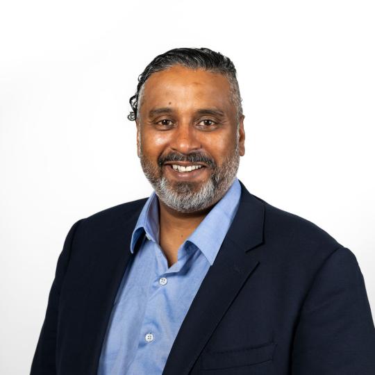 Headshot of Chandru Dissanayeke