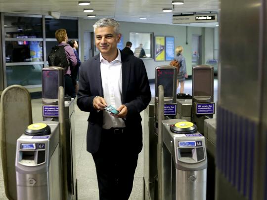 2x1 Sadiq on Tube