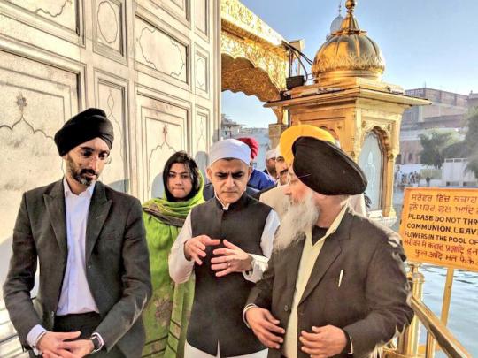 Sadiq Khan visits Golden Temple in Amritsar