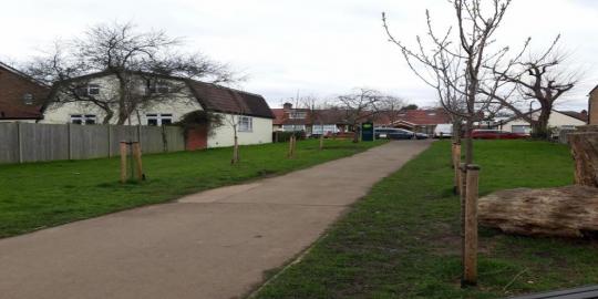 ravenor park with footpath