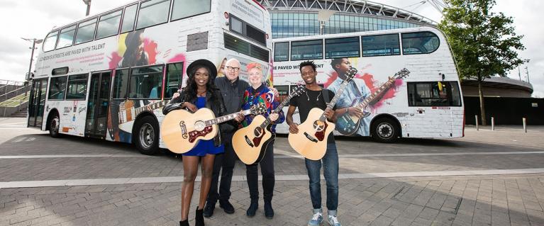 Mark Knopfler- Busk in London