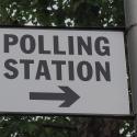 Photo of sign of direction to Polling Station with arrow pointing to the right
